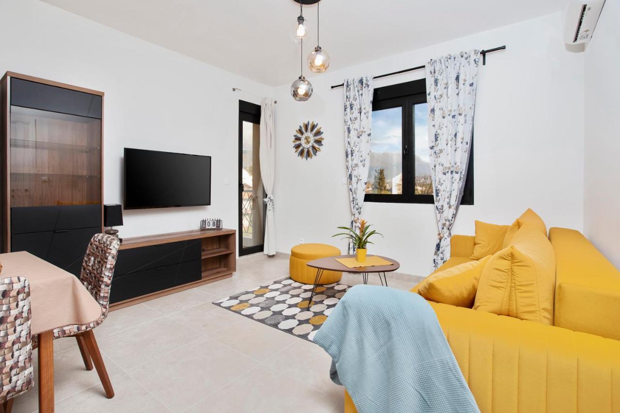 Ell Star Apartment Tivat Bagian luar foto